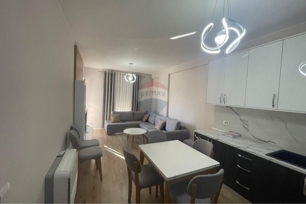 Appartamento 2+1 in vendita a Univers City,
