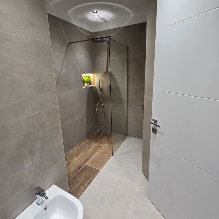 🏡 Vendesi in vendita Appartamento 2+1+2 – Zogu i Zi ✨