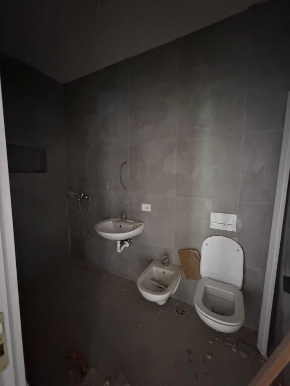 🏡 Shitet Apartament 3+1 , 5Maj