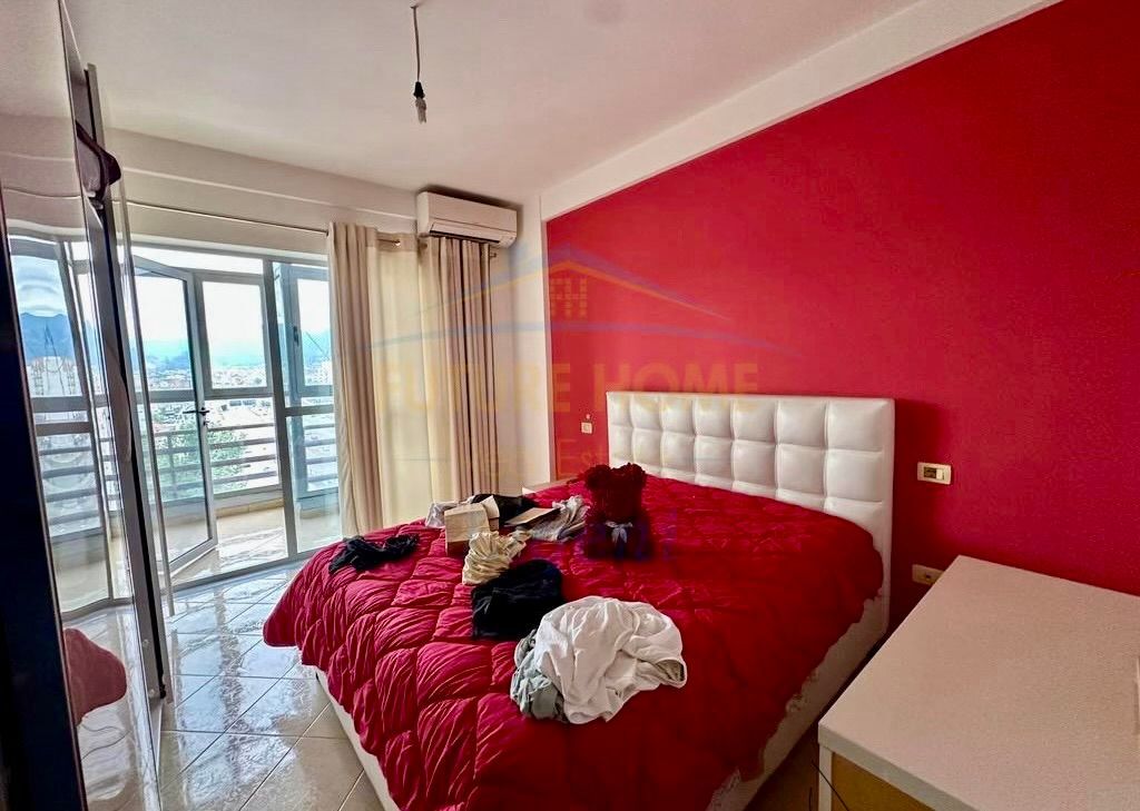 Shitet, Apartament 2+1+2, Unaza e Re, Tiranë.