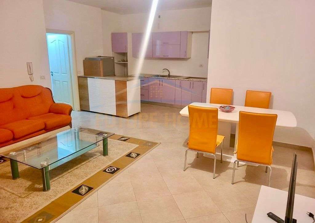 Shitet, Apartament 2+1+2,Yzberisht,prane Bar Unik, Tiranë.