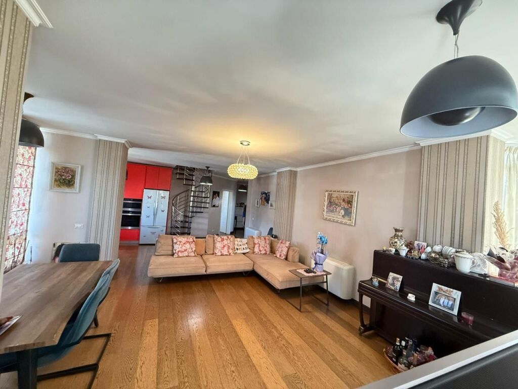 Appartamento 2+1 in vendita, Palazzo con Freccia