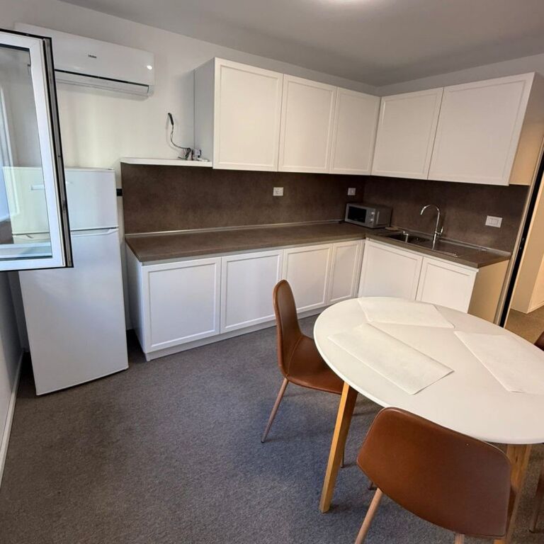 🏢 Zyrë 130 m² me Qira – Zogu i Zi, Tiranë ✨