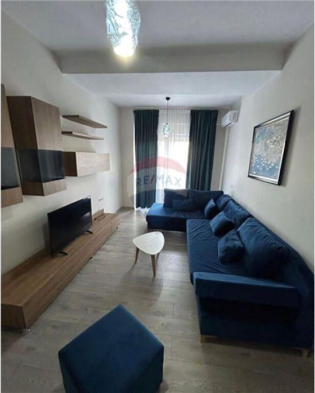 Jepet me qira apartament 1+1 ne Xhamllik