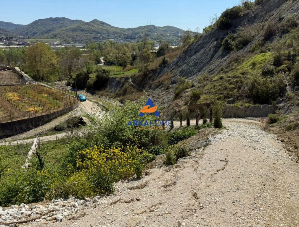TERRENO IN VENDITA 1.200M2 "A PEZË, HELMËS" 110.000 EURO