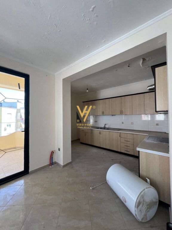VILLA SU TRE PIANI IN AFFITTO VICINO AL GIARDINO ZOOLOGICO 3.500 EURO