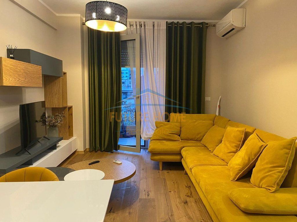Qira,Apartament,Ring Center !