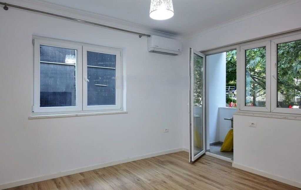JEPET ME QIRA APARTAMENT 1+1 PRANE XHAMLLIKUT !