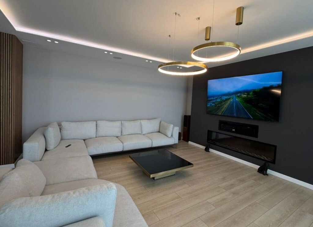 Luxury duplex for rent at Square 21