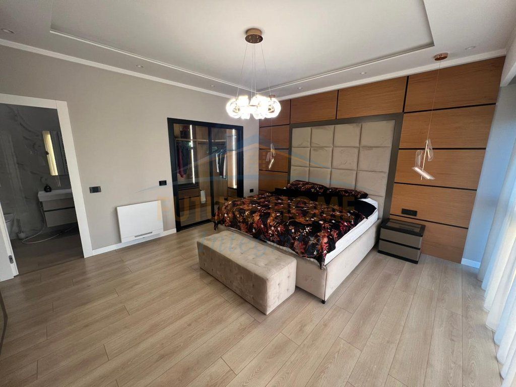 Rent, Duplex 4+1+3+Veranda+Parking space, Square Complex 21, Tirana.