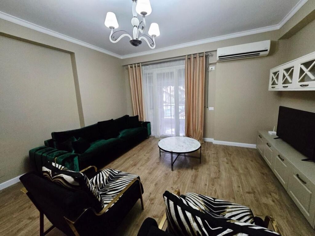 In affitto 3+1+2+parcheggio Giardino Botanico 1400€