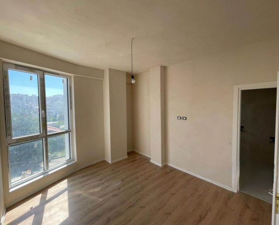 SHITET APARTAMENT 3+1+2 TEK KOMUNA E PARISIT