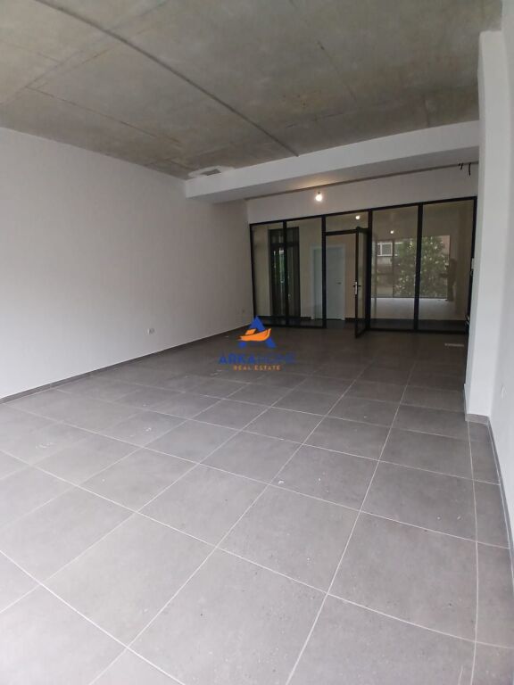 UFFICIO IN AFFITTO 60M2 "VIA BARRICATE" 95000 LEKE
