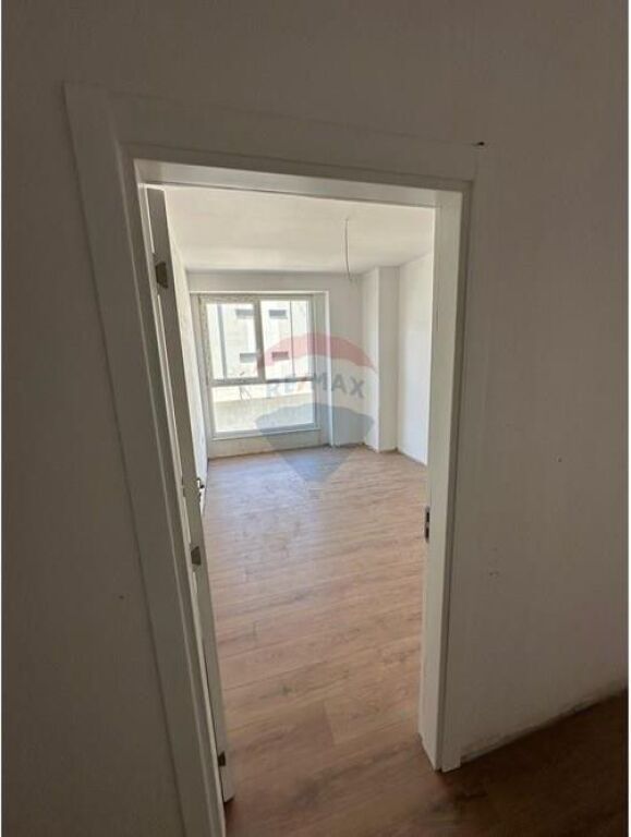WE SELL APARTMENT TRAIN STATION!
