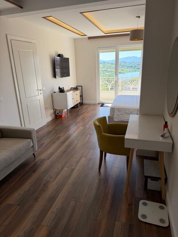 VILLA DI LUSSO, LAGO DI FARKA