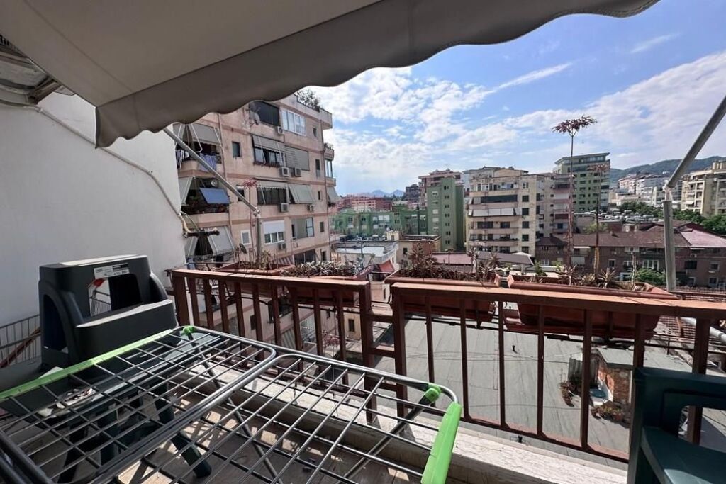 Apartament 2+1+2 me qera Blloku