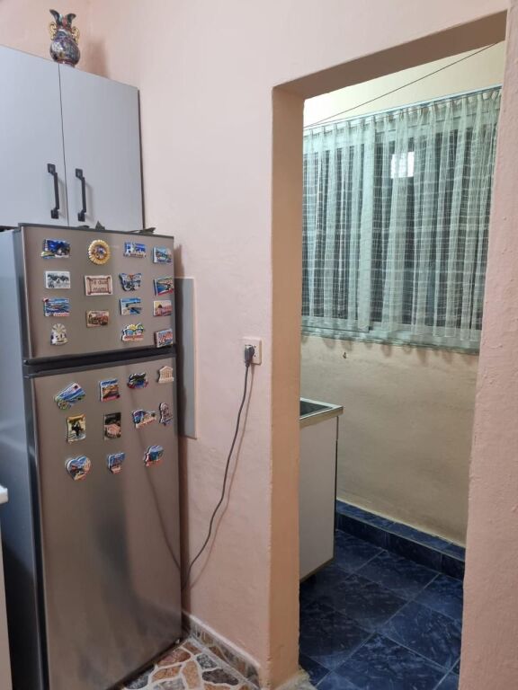 🏡 Appartamento 1+1 in affitto📍 Di fronte al Ministero della Difesa 🏫 50 m dalla scuola “Ramazan Jarani”💰 Prezzo: 35.000 lek/mese