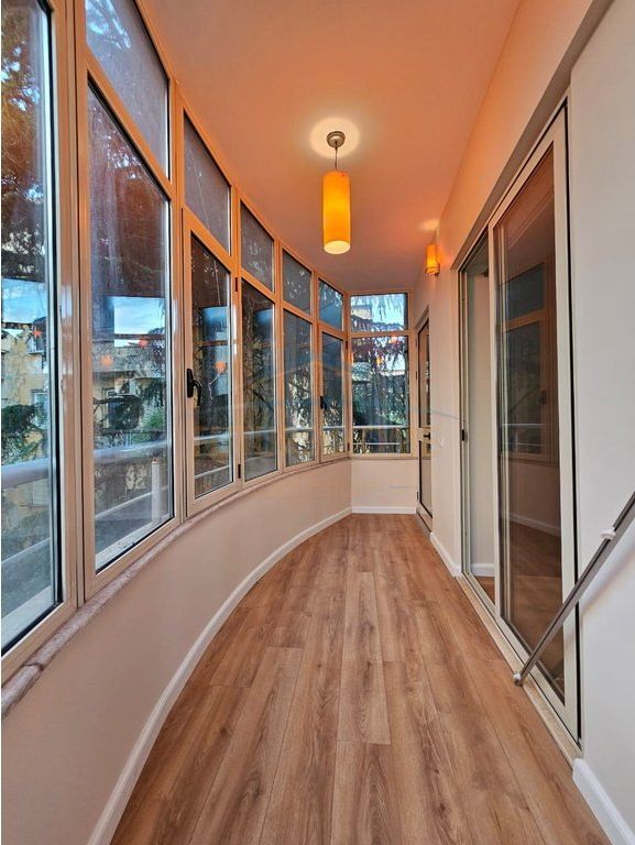 Shitet Apartament 2+1, Mine Peza