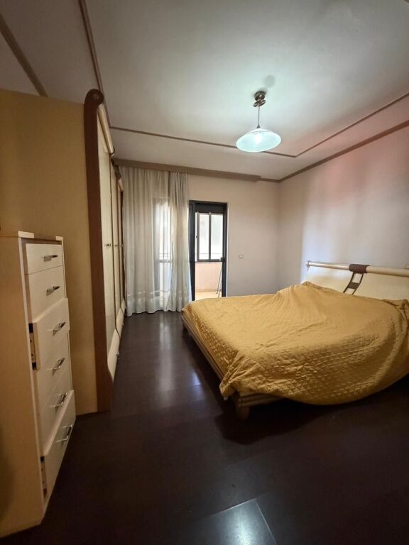 Jepet me qira apartament