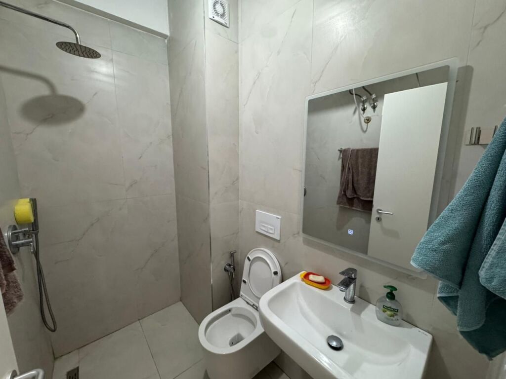 🏡 Appartamento 1+1 in affitto 📍 Ali Demi – Complesso Kadiu💰 Prezzo: 40.000 lek/mese