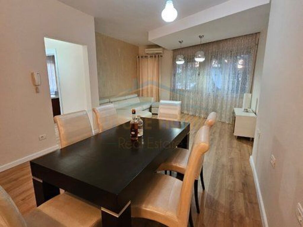 In vendita, Appartamento 2+1, Via Mine Peza, Tirana