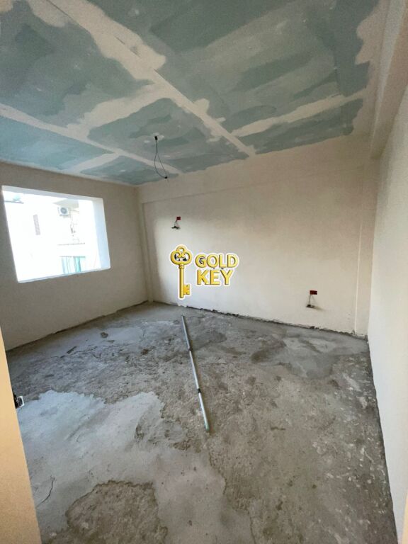 🏡 SHITET APARTAMENT 2+1 NË QENDËR, PRANË BLUE STAR – DURRËS