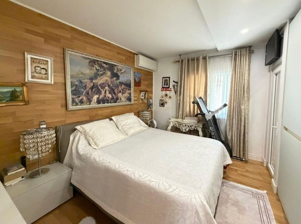 APARTAMENT 3+1+2+GARAZH NE KOMUNEN E PARISIT
