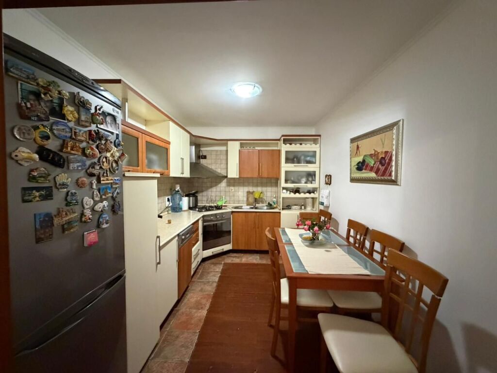 Apartament 3+1 per shitje tek Someg ne Myslym Shyri.