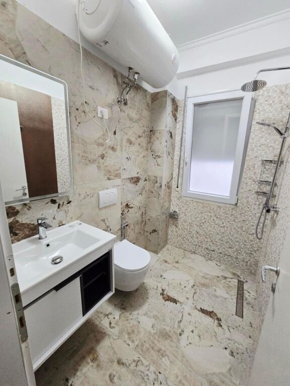 In affitto 3+1+2+parcheggio Giardino Botanico 1400€