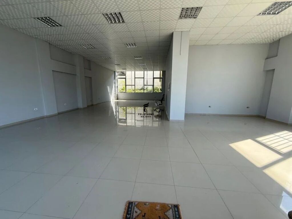 SHOP AND WAREHOUSES FOR RENT 400 M2 CASA ITALIA 1400 EURO  FH-72308