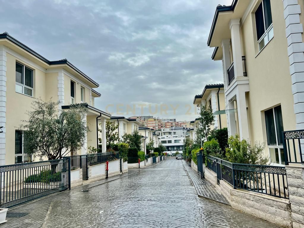 SHESIM, VILË MODERNE INDIVIDUALE 3️⃣ KATE me OBORR, LIQENI THATË‼️ 1,650,000 €