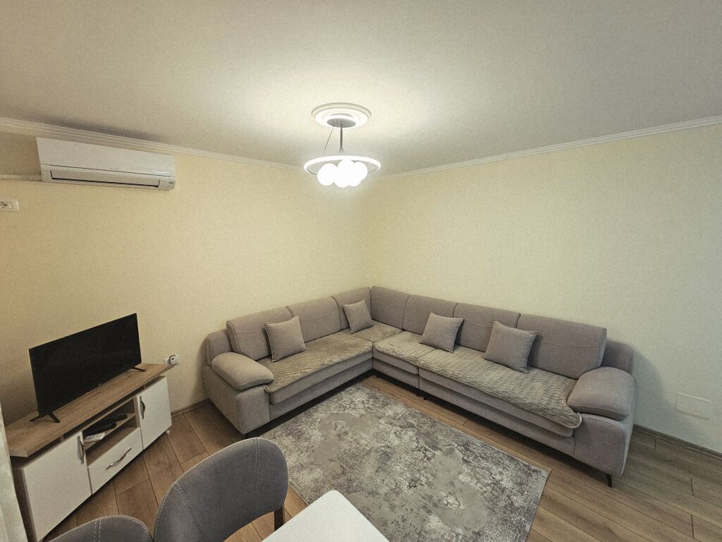 VENDESI APPARTAMENTO 1+1 IN VIA ELBASAN