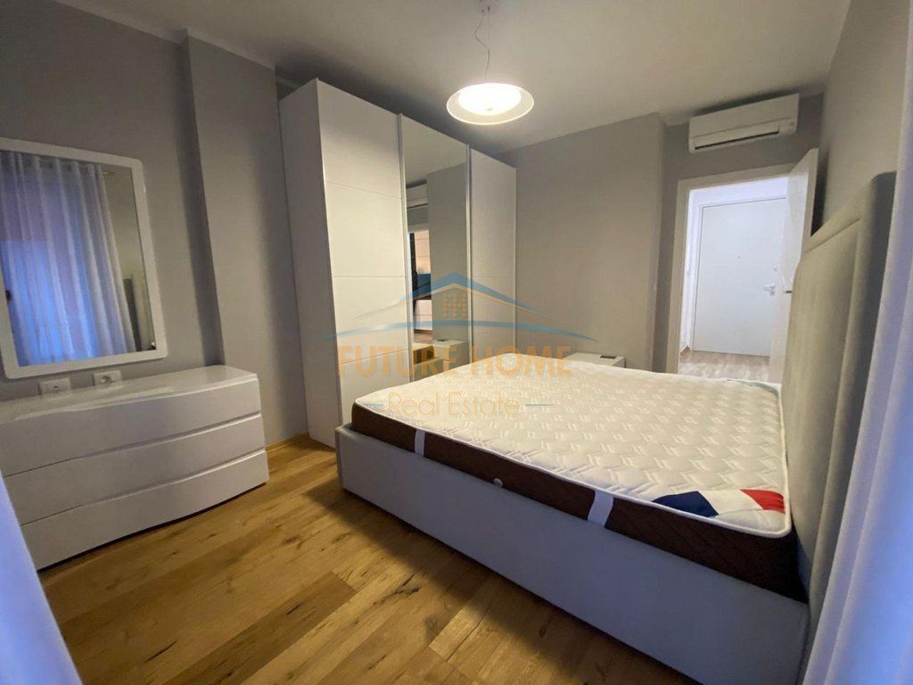 Qira,Apartament,Ring Center !