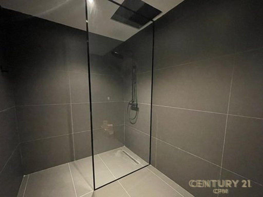 Luxury Villa with Pool for Rent, Porta e Gjelber Residence