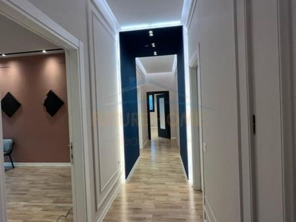 Affitto, Appartamento 2+1+2(Per Ufficio), Complesso Square 21, Tirana