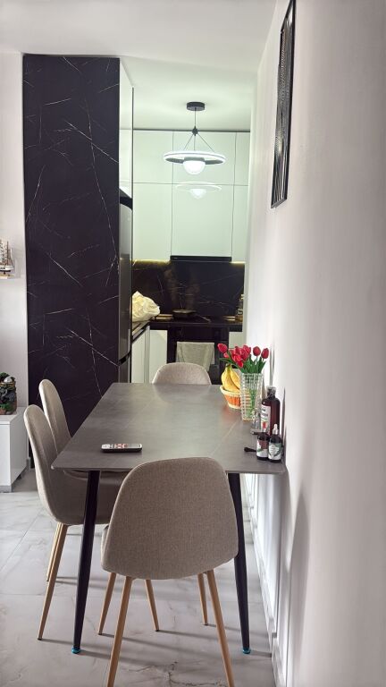Shitet apartment 1+1 Rruga vjenes golem
