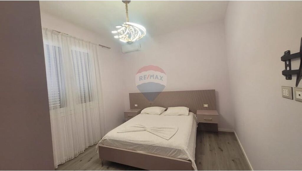 Vilë Luksoze në shitje në Vishnje