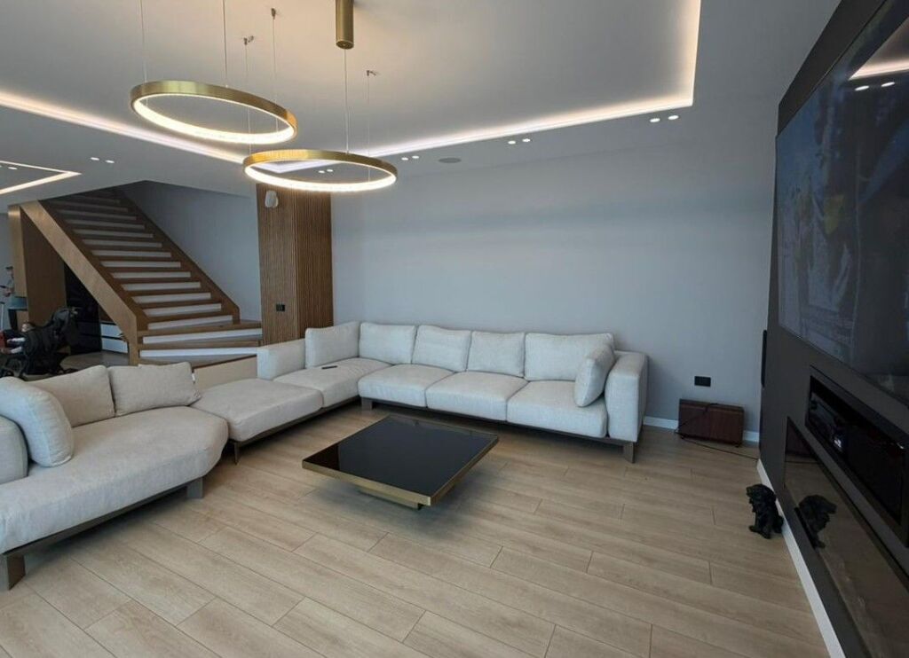 Luxury duplex for rent at Square 21