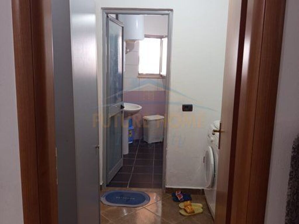 Shitet, Apartament 1+1, Unaza e Re, Tiranë.