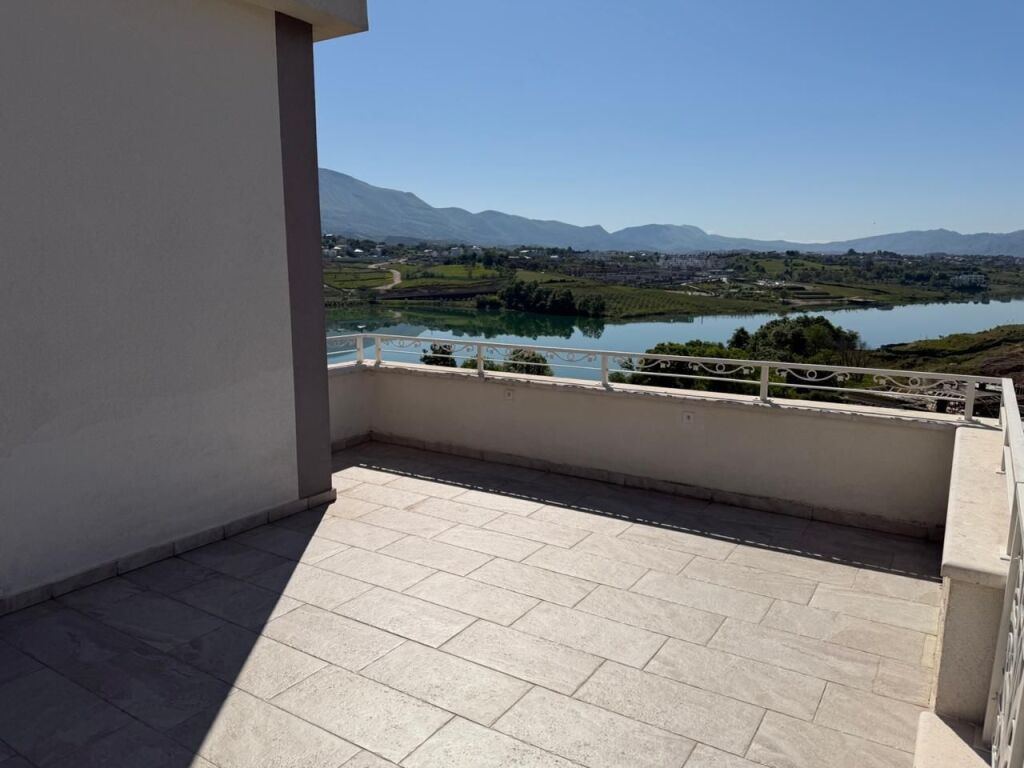 VILLA DI LUSSO, LAGO DI FARKA