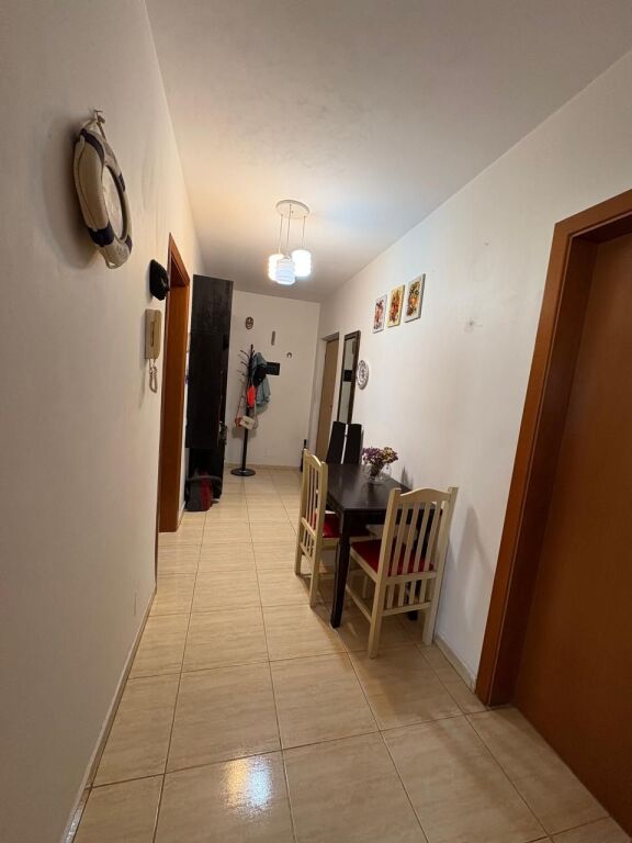 OKAZION, Apartament me Qera tek Rr. Kavajes/Rr. Bogdaneve, Njesia 10, Qender Tirane