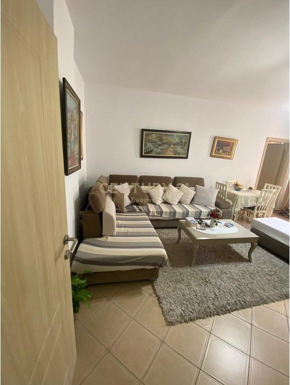 RESTORANT FRESKU, SHESIM APARTAMENT 2+1 ME VERANDE 130,000 € Sip. Totale  90m2