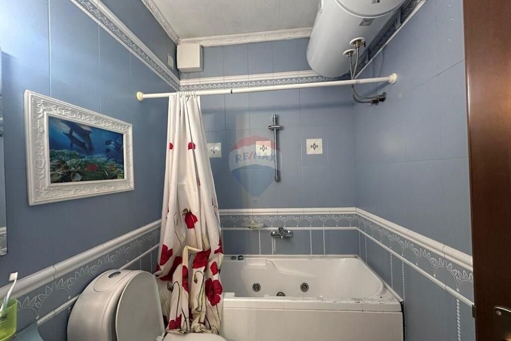 Apartament 2+1+2 me qera Blloku