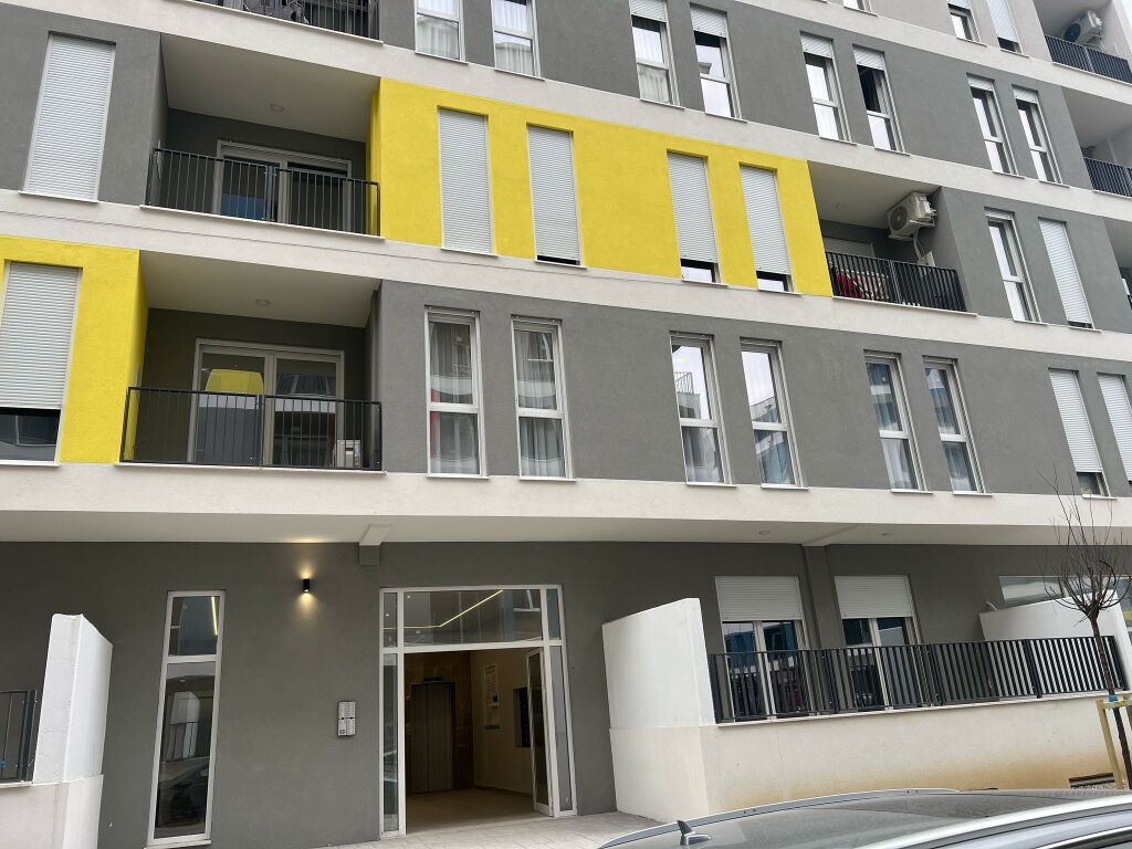 Univers City- apartment for rent (business use only)