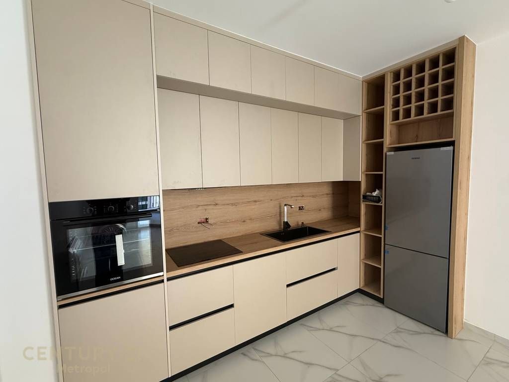 AFFITTASI APPARTAMENTO 2+1+2, RESIDENZA AURA, LAPRAKË! 750 € /Mese