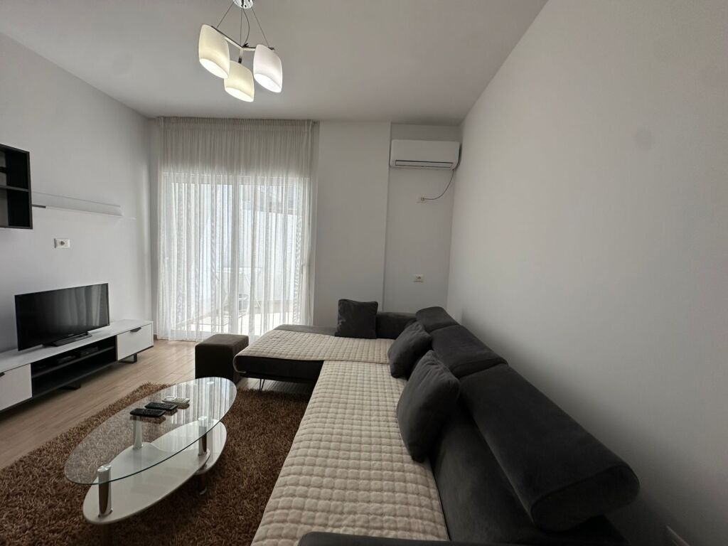 Apartament 1+1 me qira te Pallatet e Verdha