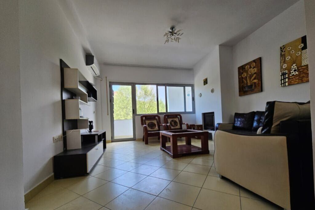 🏡 Apartament 2+1 me Qira – Zona e Kopshtit Botanik 🌿