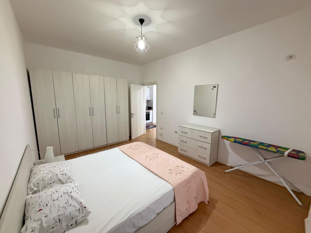 Apartment 1+1 for rent at 5 Maji  The apartment is located in a new building, with modern conditions and high construction quality.  * Area: 70 m² * Floor: 2 * Layout: 1 bedroom + living room with kitchen * Furnishing: completely new, never lived in before  💰 Price: 55,000 lek/month