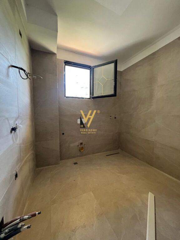 VILLA SU TRE PIANI IN AFFITTO VICINO AL GIARDINO ZOOLOGICO 3.500 EURO