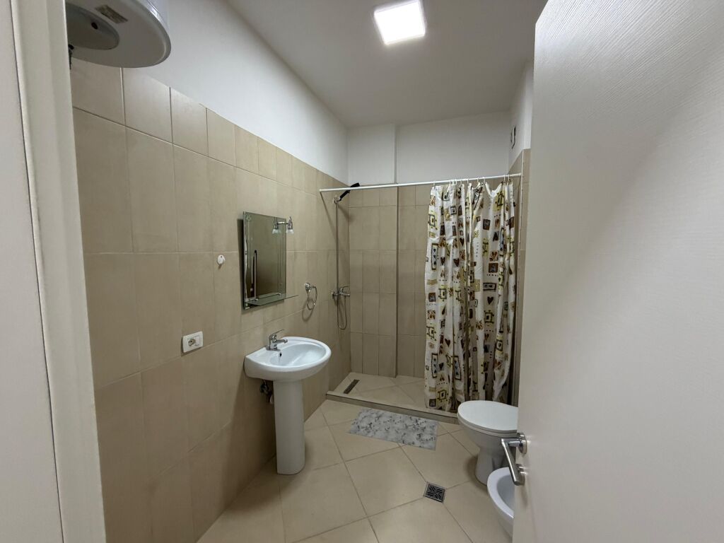 Apartment 1+1 for rent at 5 Maji  The apartment is located in a new building, with modern conditions and high construction quality.  * Area: 70 m² * Floor: 2 * Layout: 1 bedroom + living room with kitchen * Furnishing: completely new, never lived in before  💰 Price: 55,000 lek/month